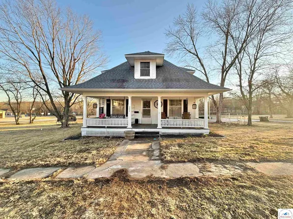 202 W Grover St, Otterville, MO 65348