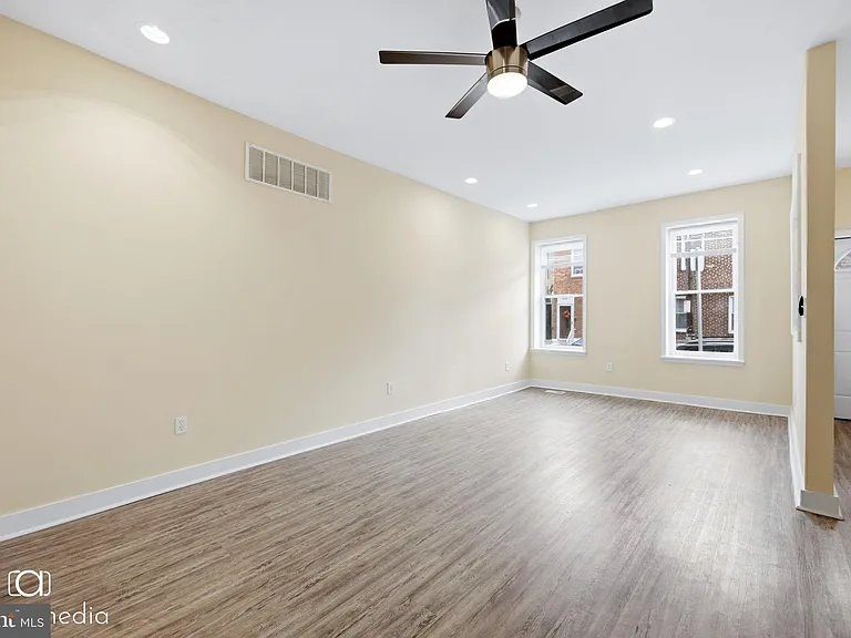 1729 Reed St — Photo 4