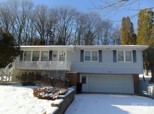 11886 44th St, Burlington, IA 52601