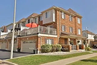 3192 Munson Cres — Photo 3