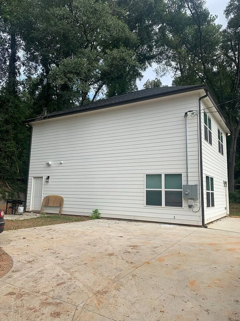 Fall Pre-Lease | Spacious 4BR/4BA Home Near Downtown Athens — Photo 1