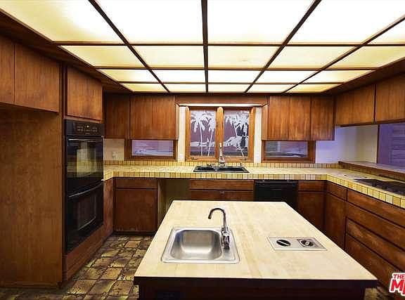 3rd image of 65B Surfside Ave