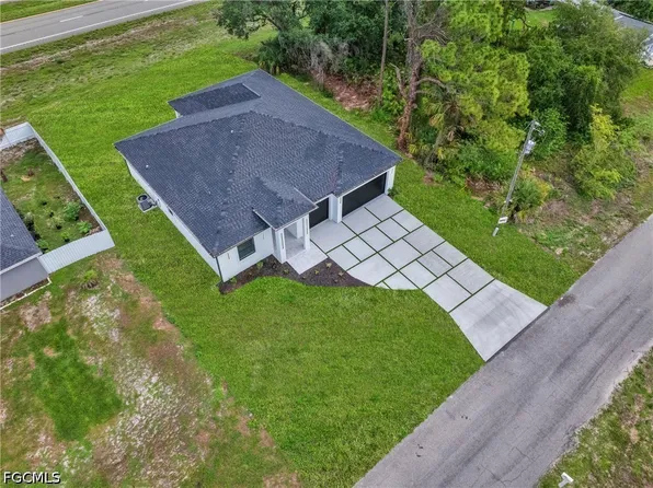 6037 N Moss Cir, Labelle, FL 33935