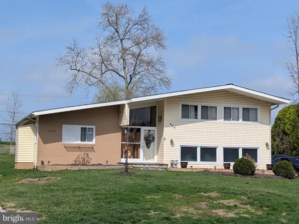 908 Fraser Rd, Erdenheim, PA 19038