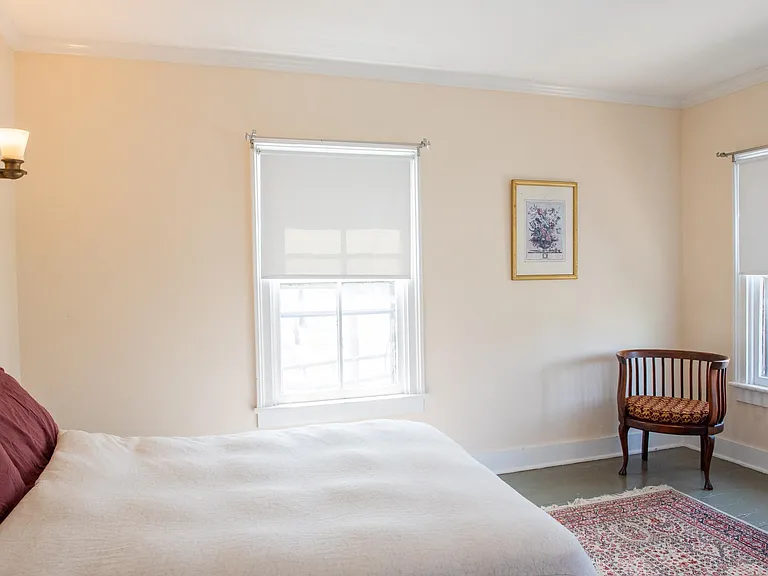 562 State St — Photo 16
