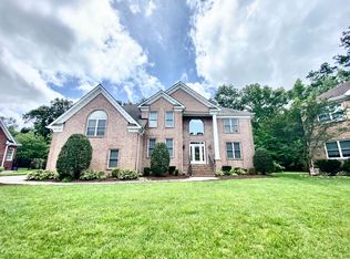 405 Foxcroft Ct, Chesapeake, VA 23322