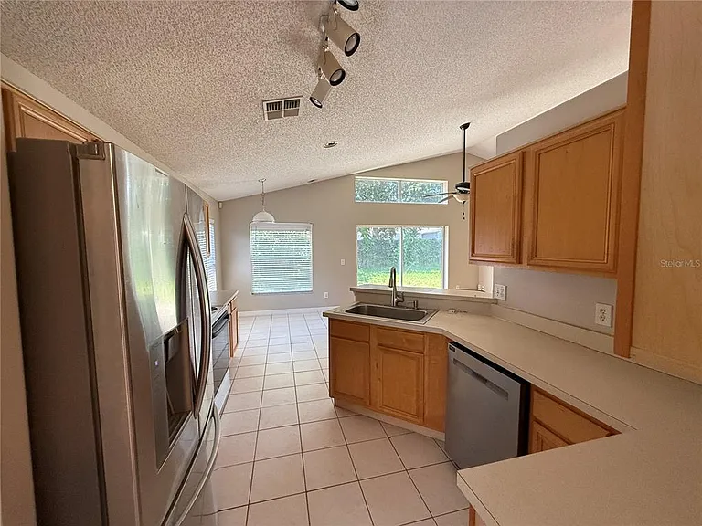 14636 Kristenright Ln — Photo 7