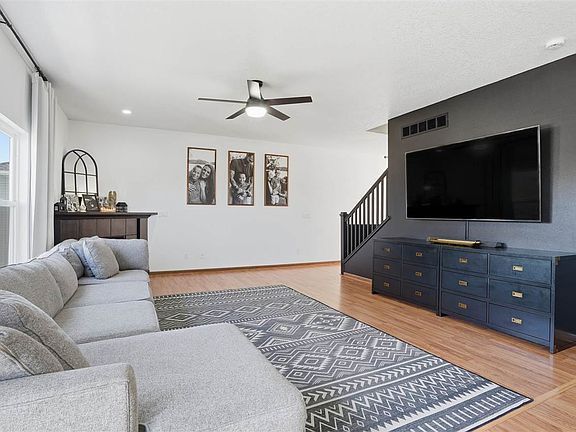 5th image of 1572 Sadler Dr