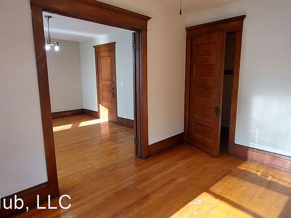 5th image of 301 Dayton Ave #9