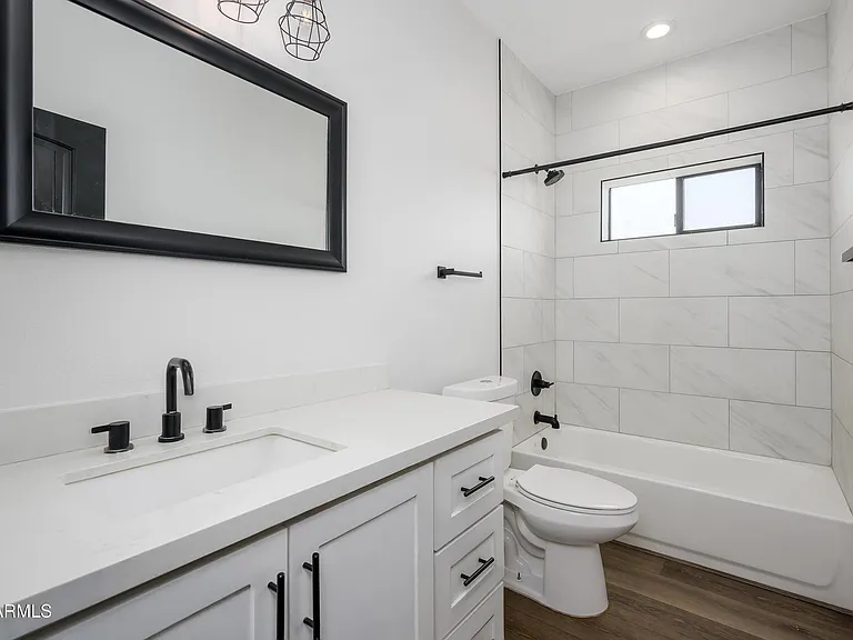 274 N Delaware St #B — Photo 12