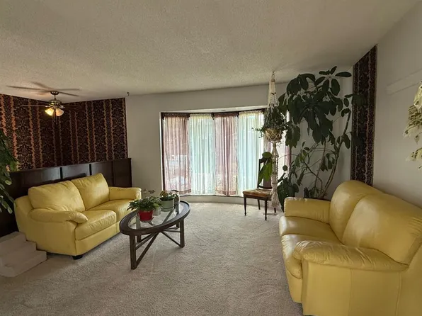 6803 E Dalmeny Gate NW, Calgary, AB T3A 1T5