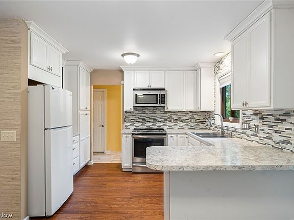 3rd image of 7328 Sylvan Dr