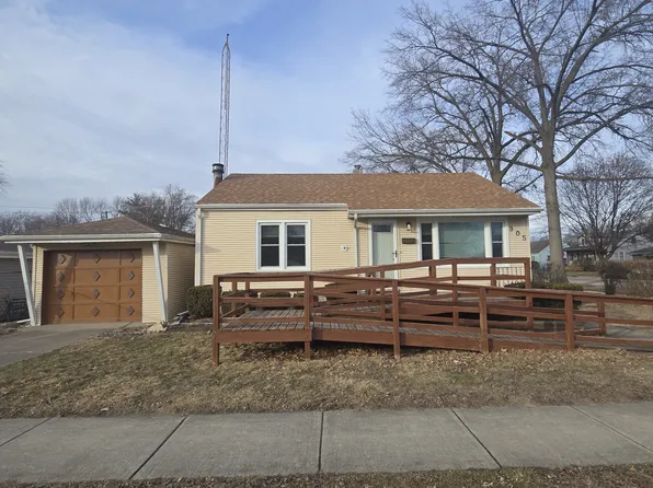 905 Grove St, Bradley, IL 60915