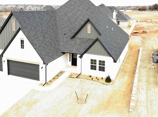 8717 Westlake Dr, Edmond, OK 73007