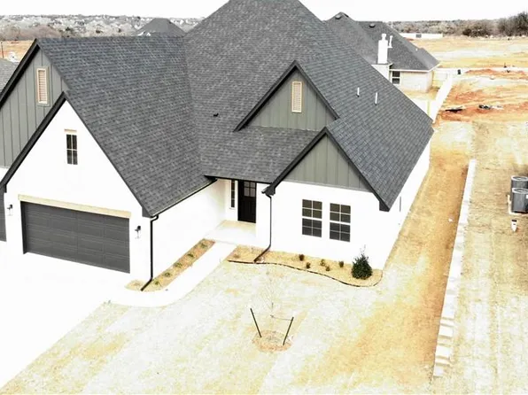 8717 Westlake Dr, Edmond, OK 73007