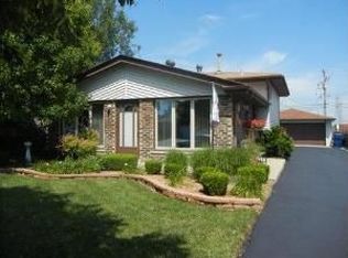 8525 S 77th Ct, Bridgeview, IL 60455