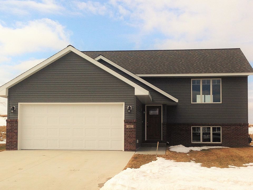 1st image of 102 Hawk Avenue