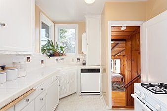 Kitchen 1 :: 1068 Evelyn Avenue