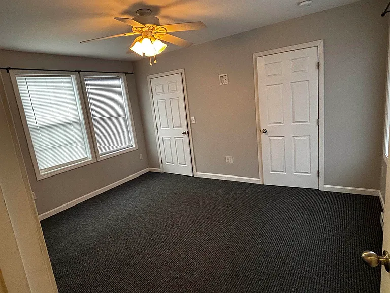 14 Winsor Ave #B — Photo 5