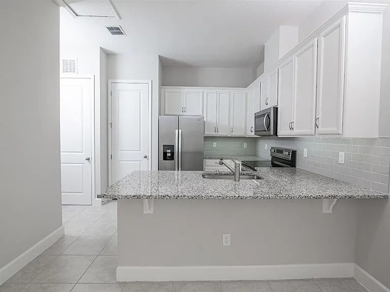 13825 Lippman Aly — Photo 10