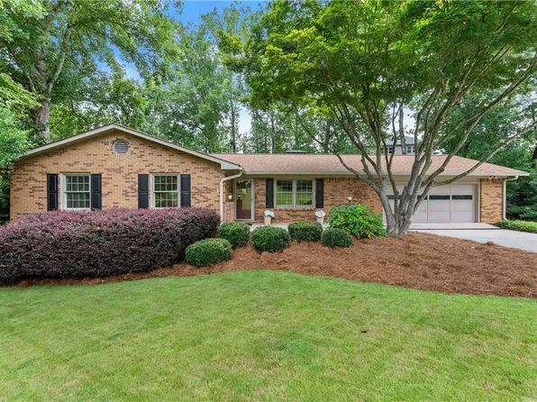 290 Cochran Dr, Gainesville, GA 30506
