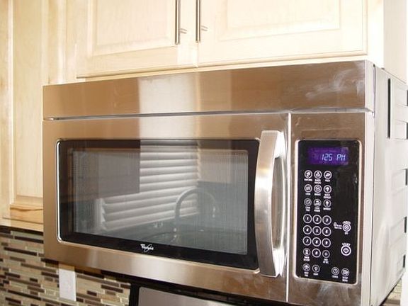 New Whirlpool Microwave Oven