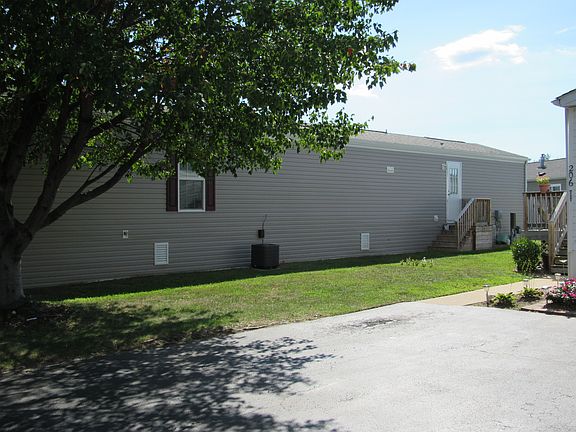 5th image of 204 Holly Ct