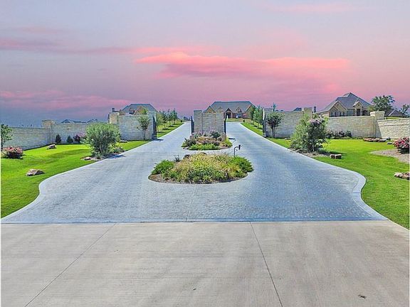 3rd image of 280 Bearclaw Cir