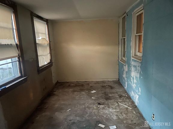 5th image of 234 Old Rd