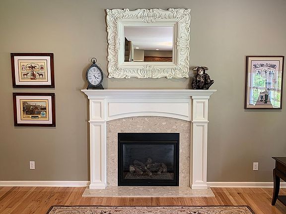 3rd image of 16 Waverly Pl