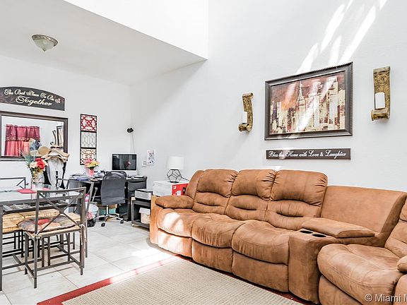 4th image of 2404 NE 42nd Ave #2404