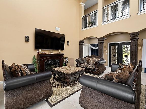 3rd image of 1311 Eucalyptus St