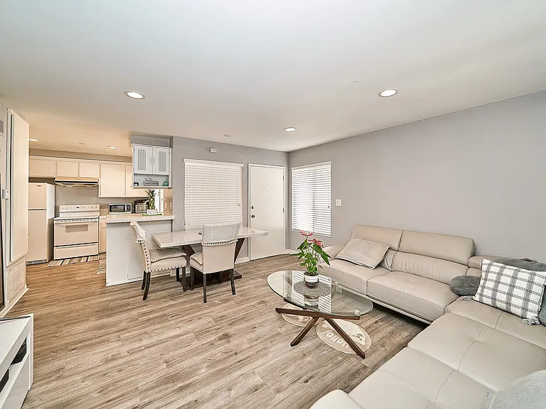 216 N Alhambra Ave #B — Photo 12
