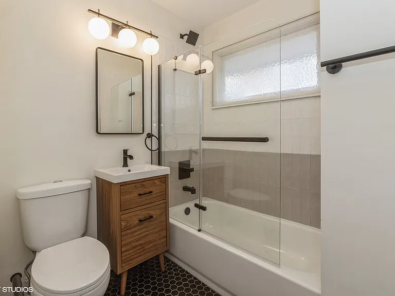 121 Belmont Ct — Photo 8