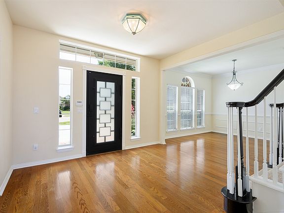 4th image of 2109 Cliffside Dr