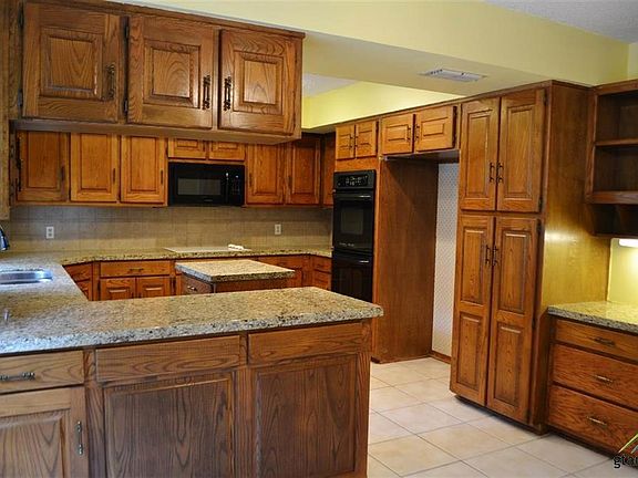 5th image of 3104 Lake Forest Dr