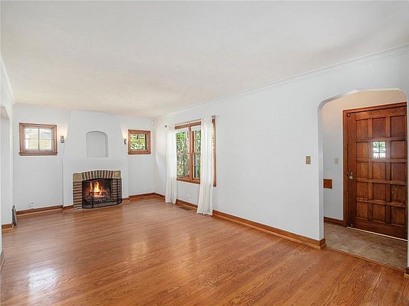 5th image of 7236 Washington St