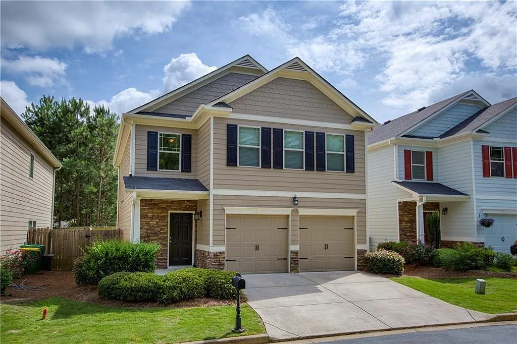 4 bed, 2.5 bath, 2149 sqft, $2,450 — Photo 1