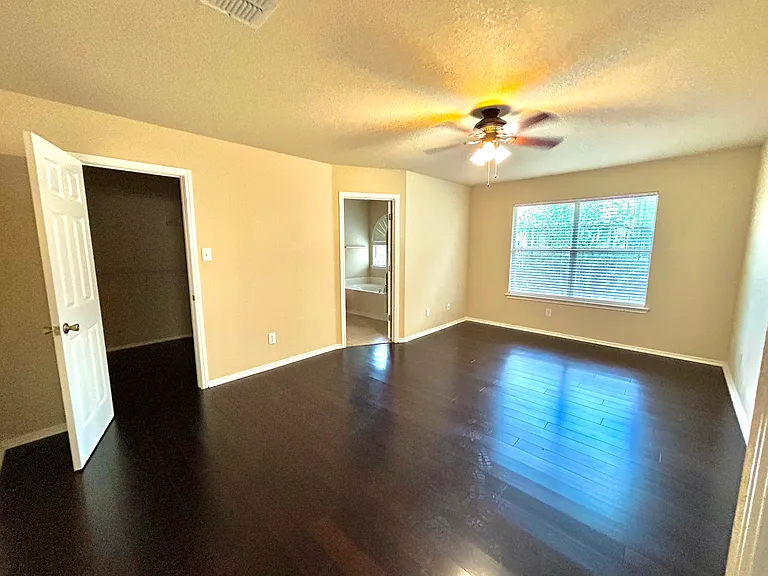 333 Diana Dr — Photo 12