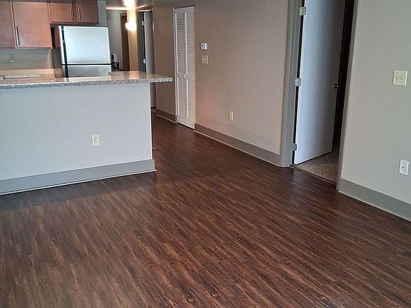 5th image of 1735 Lake Ave APT 202