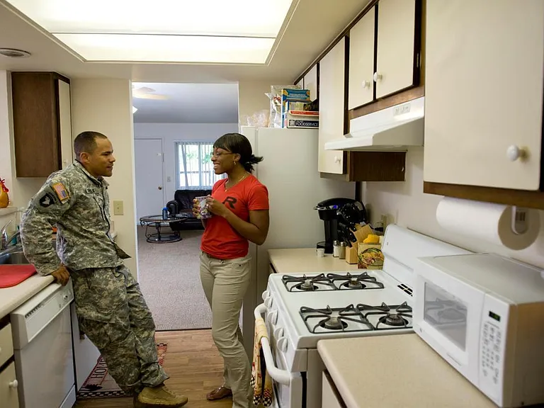 We offer a variety of housing options for single and unaccompanied service members.