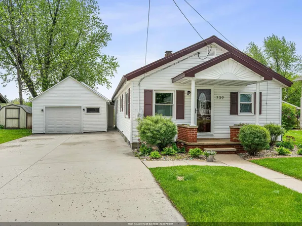 739 Park St, Wrightstown, WI 54180
