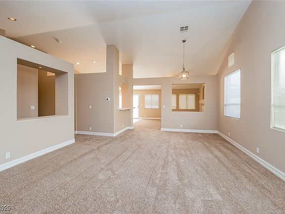 5th image of 8205 Harrogate Ave