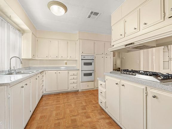 5th image of 1300 E Pleasant Valley Rd Spc 50