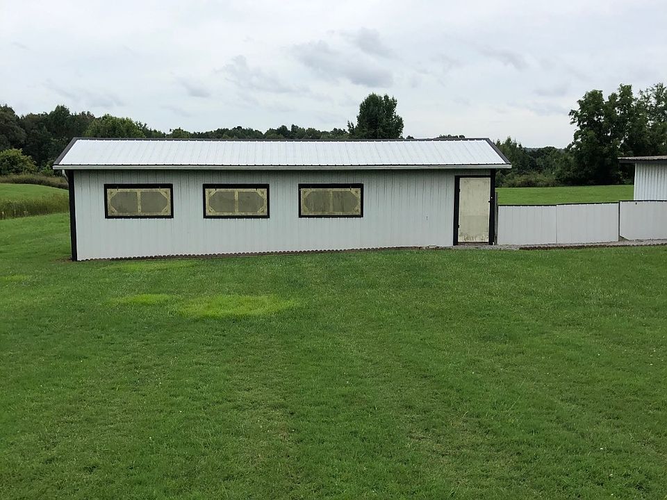 2nd image of 812 Chapel Hill Rd