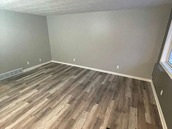 5th image of 1042 E Grand River Ave #2