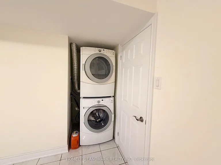 2587 Credit Valley Rd — Photo 6