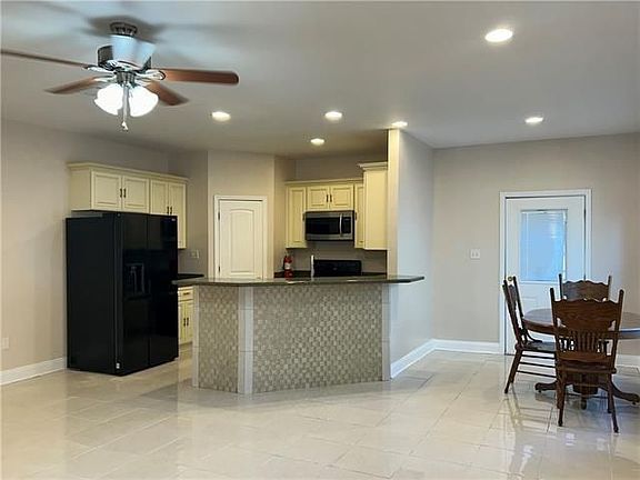 2nd image of 6209 Wadsworth Dr