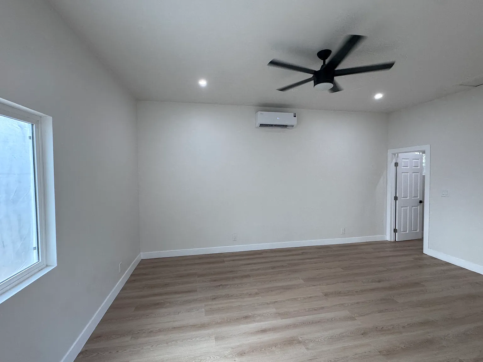 Studio, 600 sqft, $1,850 — Photo 3