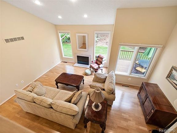 4th image of 29490 Cove Creek Ln #15